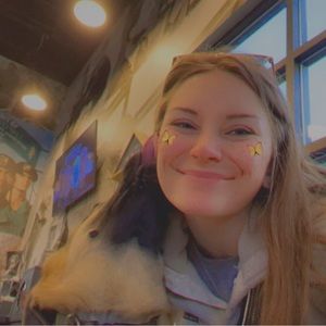 Meet your Posher, Chloe